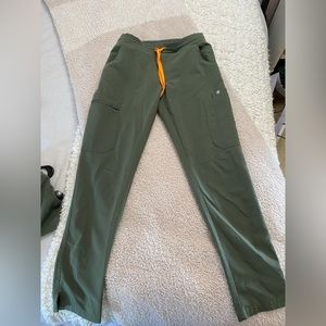 figs women's Moss Yola™ - Petite Skinny Scrub Pants